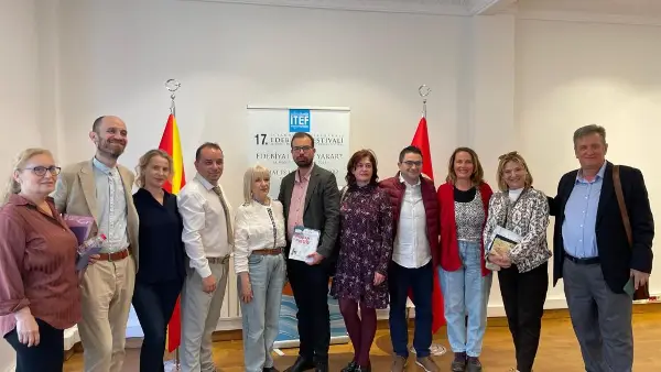 Kултурата не функционира како фиксна структура, туку како постојано обликувана средина