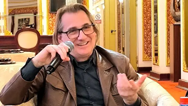 Ќеиф ми е што со „Амадеус“ се враќам на сцената во МНТ, вели режисерот Александар Поповски