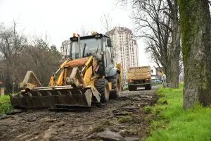 На Партизанска  ќе се средуваат искршените патеки и тротоари