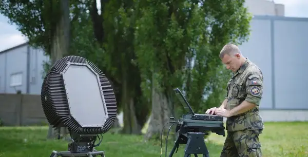 Шпанија повеќе не дозволува прелети преку нивна територија на авиони кои го напаѓаат Иран