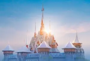 ВИДЕО | Најголемите атракции во парискиот Дизниленд добија нова димензија – и волшебниот свет на „Фроузен“ стана реалност