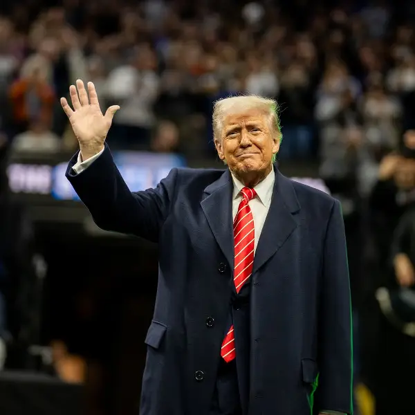 ПРЕКРСТЕН АЕРОДРОМ ВО САД: Досегашното име Палм Бич на меѓународниот аеродром во Флорида ќе биде заменето со Доналд Трамп