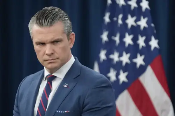 Хегсет за војната во Иран: До конечниот договор, ќе преговараме со бомби 