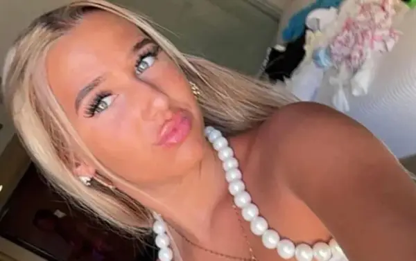 Брутално убиена 16 годишна девојка поради кавга за момче- ја нашле на улица, облеана со крв (ВИДЕО)