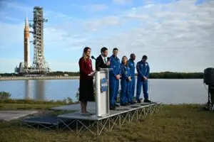 НАСА го лансира првиот екипаж кон Месечината по 53 години