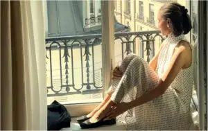 ВИДЕО | Овој пролетен фустан е сè што ви треба за модерно и лежерно секојдневие