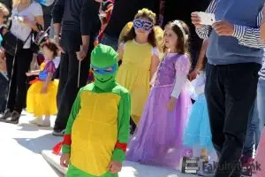 Први април – Ден на шегата: Скопје во знакот на хуморот, маските и карикатурата