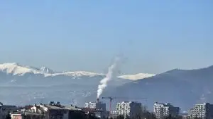 Провејува снег во Маврово и Крушево и на планинските премини Стража и Ѓавато