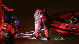 Голема спасувачка операција на реката Сава во близина на Бабина Греда: „Неколку луѓе се во водата“