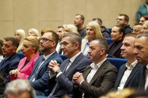 Мицкоски: Македонскиот идентитет нема повеќе да биде распродаван