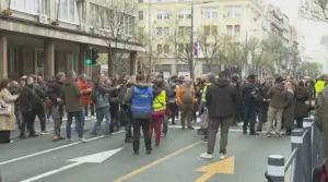 Новинари протестираат пред Претседателството поради нападот