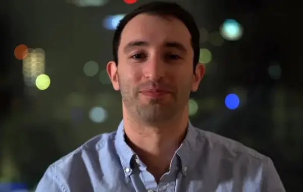 Станал бездомник за да докаже дека од нула може повторно да биде милионер- сѐ продал и не стигнал далеку (ВИДЕО)