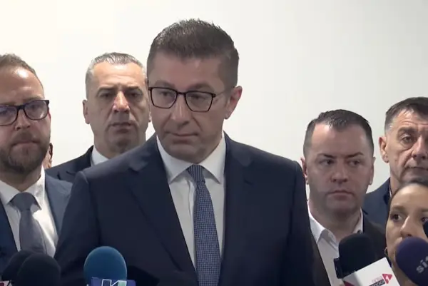 Мицкоски: Граѓаните заслужуваат одговори – кој стои зад милионските хонорари во СЈО?