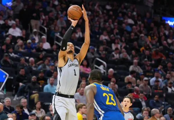 Сан Антонио во серија од 10 победи