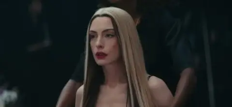 „Психосексуална поп опера“: Објавен трејлерот за „Mother Mary“ со Ен Хатавеј (ВИДЕО)