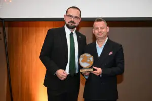 „Алкалоид“ одликуван со плакета за најдолго котирано акционерско друштво на Македонската берза