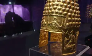 ФОТО | Пронајден 2.500 години стар златен шлем, кој минатата година беше украден од музеј во Холандија