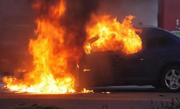 Се запали возило во Влае