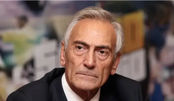 Претседателот на Фудбалската федерација на Италија си поднесе оставка