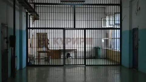 Затвореници се тепале во Идризово