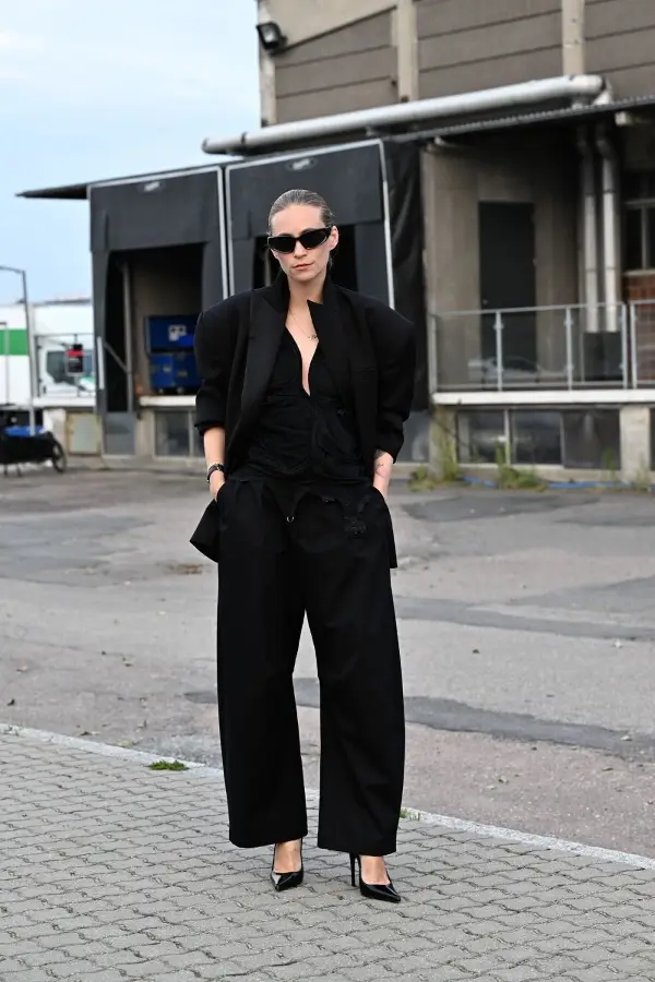 Секогаш носите црно? Психолозите откриваат што всушност говори тоа за вашиот карактер