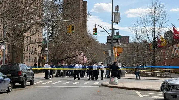 Седуммесечно бебе почина откако маж во движење пукаше кон група луѓе во Бруклин
