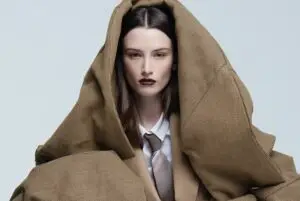 ФОТО | Македонката Сара Стои ја освојува светската модна сцена – по „Диор“ и „Шанел“, се појави на страниците на „Нумеро“