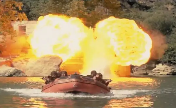 🎥 НИЕ ЌЕ ВЕ ВРАТИМЕ ПРЕД КАМЕНОТО ДОБА Иран им порача на САД дека елитните командоси ќе ја уништат која било инвазија со огромна сила