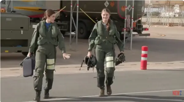 (видео) ПРИНЦЕЗА ВО БОРБЕН АВИОН: Леонор од Астурија, наследничката на шпанскиот престол, успешно го изведе својот прв лет