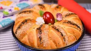 Рецепт за велигденска погача, украс на секоја празнична трпеза