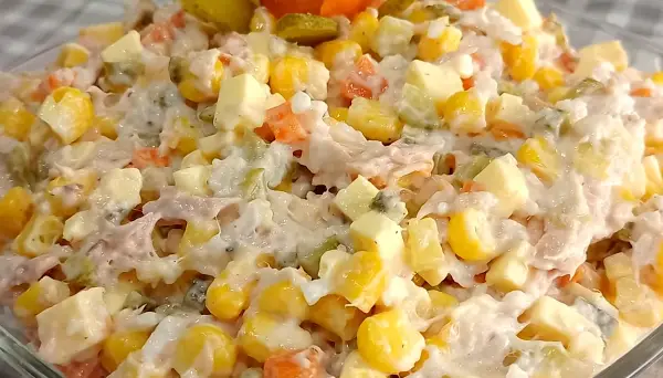 Посна и кремаста „молња“ салата: Одлична за Лазарева сабота-совршена со риба или како предјадење (ВИДЕО)