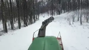 Нови снежни наноси на патот кон Галичник, интензивно се работи на расчистување