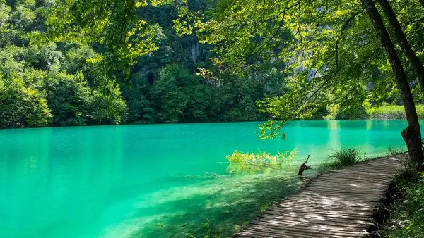 Не мора да одите на крај на светот за нереални глетки: 3 места во наша близина се прогласени за најубави во светот