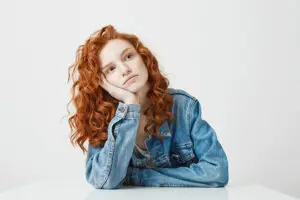 Тинејџерка патува назад во времето и ја гледа својата иднина — еве како науката го објаснува тоа