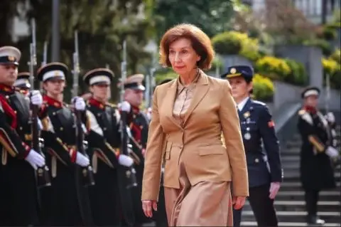 Сиљановска-Давкова до католичките верници: Велигден да донесе мудрост и солидарност