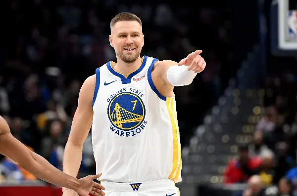 Голден Стејт сака да го задржи Порзингис