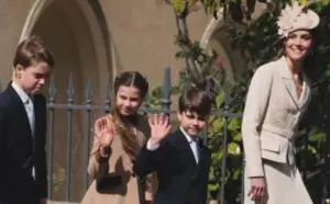 ФОТО | Кејт Мидлтон и принцот Вилијам по две години се појавија на велигденската миса, од посрамотениот Ендру ниту трага