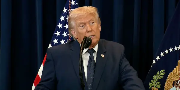 Трамп: Им испративме оружје на иранските демонстранти преку Курдите