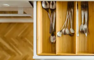 Од овие седум пластични предмети во кујната треба веднаш да се ослободите