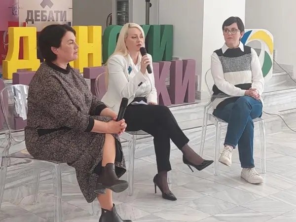 Младите да не се залажуваат по совршениот живот од социјалните мрежи, а родителите да не бараат совршенство од нив, препорачуваат психолозите