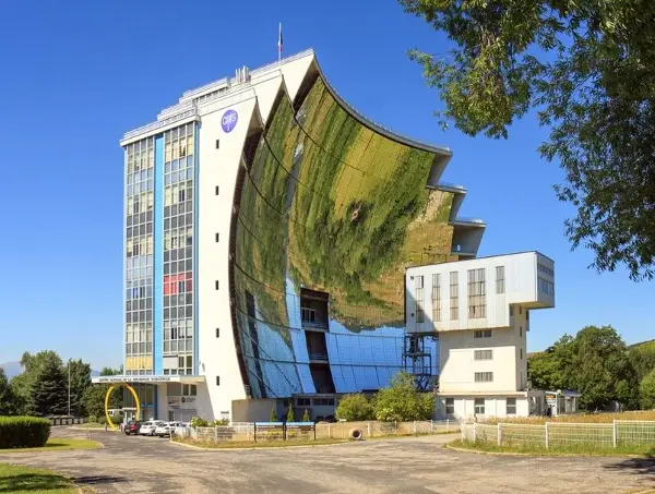 Неверојатната „соларна печка“ што ја менува иднината на производството на енергија