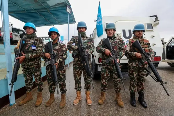 „СИНИТЕ ШЛЕМОВИ“ СЕ ЗАКАНИЈА ДЕКА ЌЕ ПОЧНАТ ДА ПУКААТ!? Се најдоа во вкрстен оган меѓу израелската армија и Хезболах