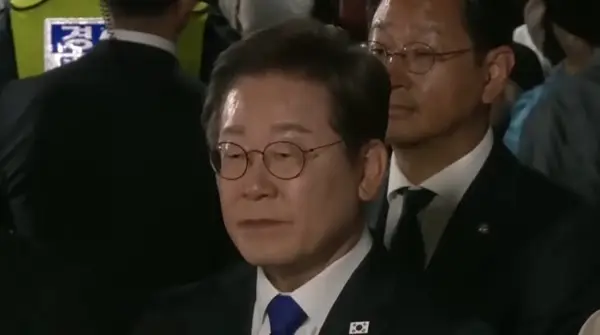 НЕОДГОВОРНИ ПОЕДИНЦИ ЛАНСИРАЛЕ ДРОНОВИ КОН СЕВЕРНА КОРЕЈА Претседателот на Јужна Кореја се извини за непотребните воени тензии