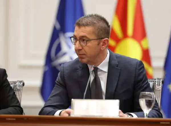 Владина реконструкција во мај или јуни