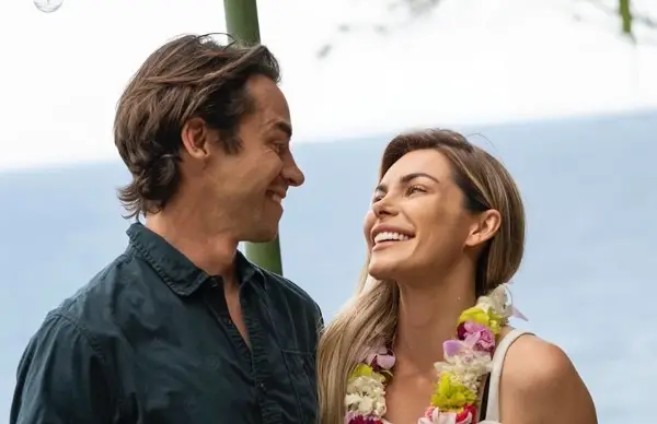 Вдовицата на Хју Хефнер се премажи за хавајски бизнисмен