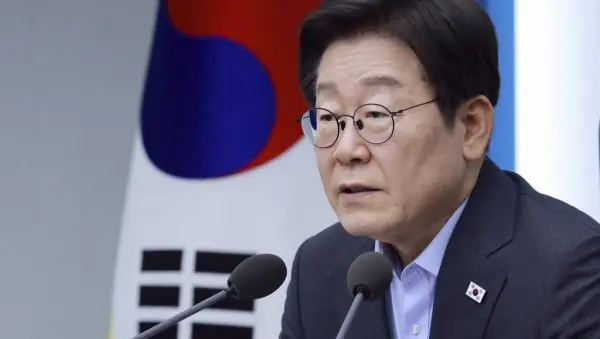 Јужнокорејскиот претседател го осуди „неодговорниот“ упад на дронови во Северна Кореја