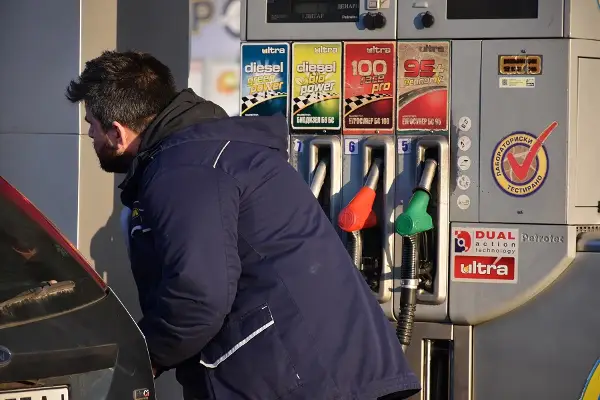 Дизелот повторно поскапе – бензините намалени, односно со иста цена