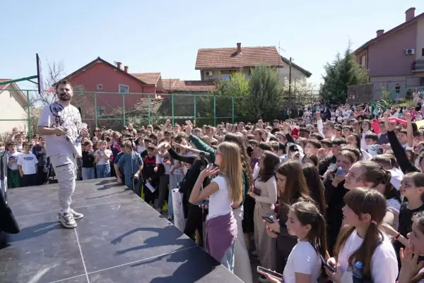 Хуманитарен велигденски концерт во „Кочо Рацин“ – „Подари Насмевка“ (ФОТО)