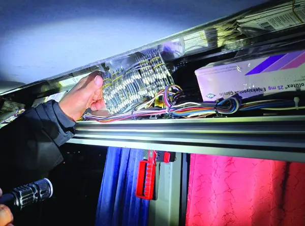 ЦАРИНИЦИТЕ ЗАПЛЕНИЈА НАД 16 ИЛЈАДИ ПАРЧИЊА ЛЕКОВИ - открени се во туристички автобус од Косово