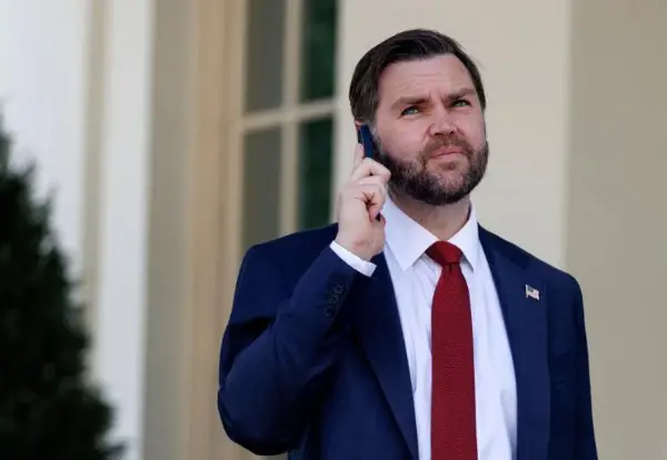 Венс пристигна во Будимпешта